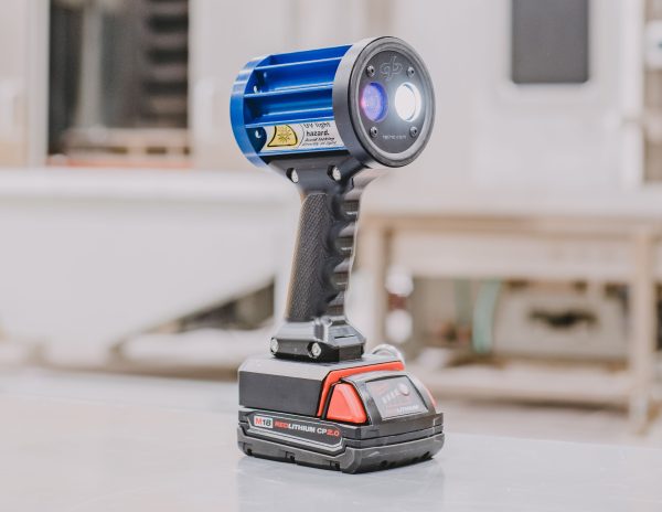 C4 Nomad-Go LED UV-A Lamp plus White Light, Battery Powered (UV-3400)